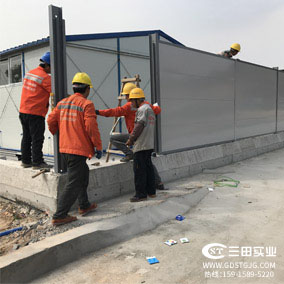 A4-1款鋼板圍墻施工現場