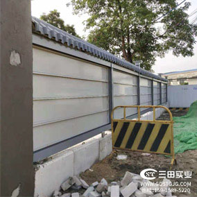 A3-1款鋼板圍墻施工現場