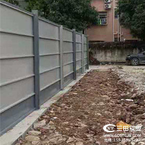 A4~2款鋼板圍墻安裝工程現場